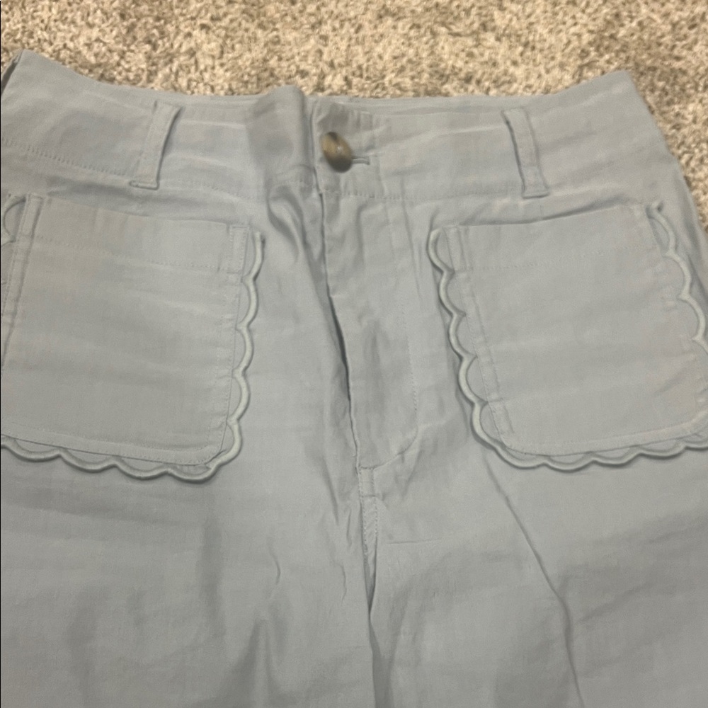 High-Rise Light Blue Wide-Leg Jeans with Scalloped Patch Pockets - Picture 2 of 3